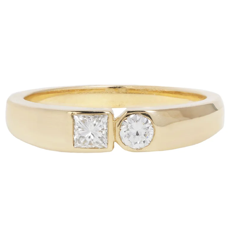 promise rings for girls-Princess Cut Diamond Dyad Signet Ring