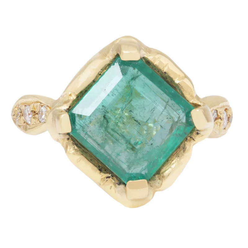 designer rings for women-Enchanted Emerald Shield Ring