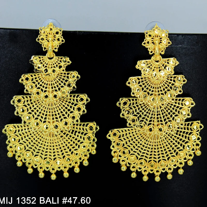 crystal earrings for women-Mahavir Forming Gold Plated Dangler Earrings