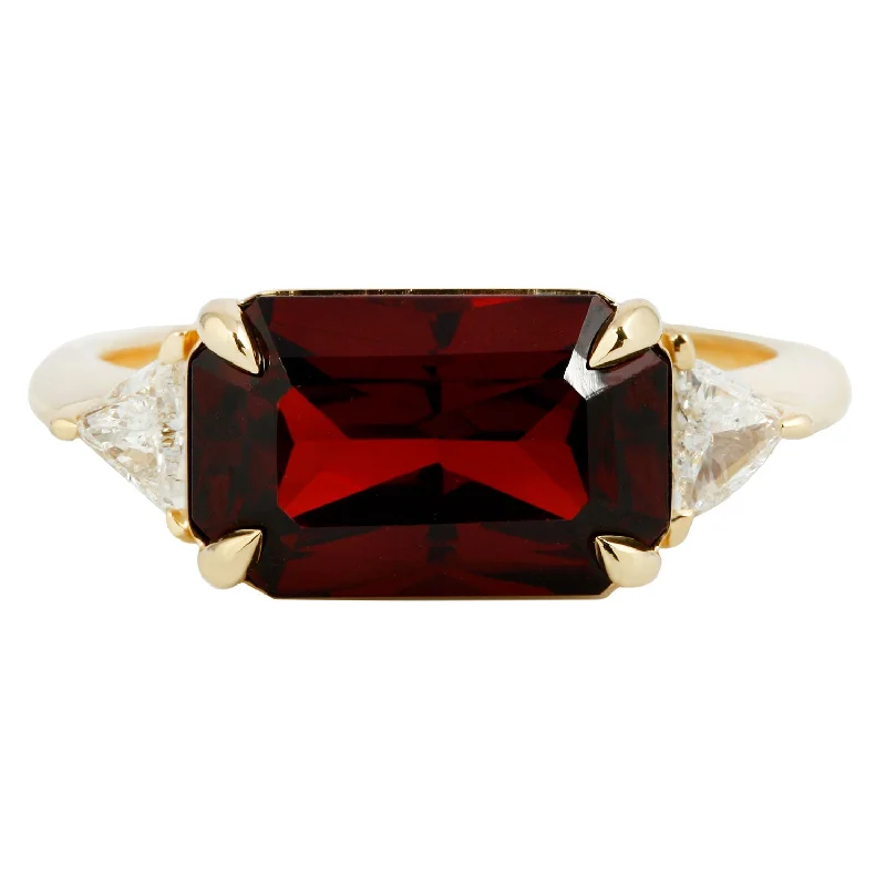 round cut engagement rings for women-Majestic Garnet Ring