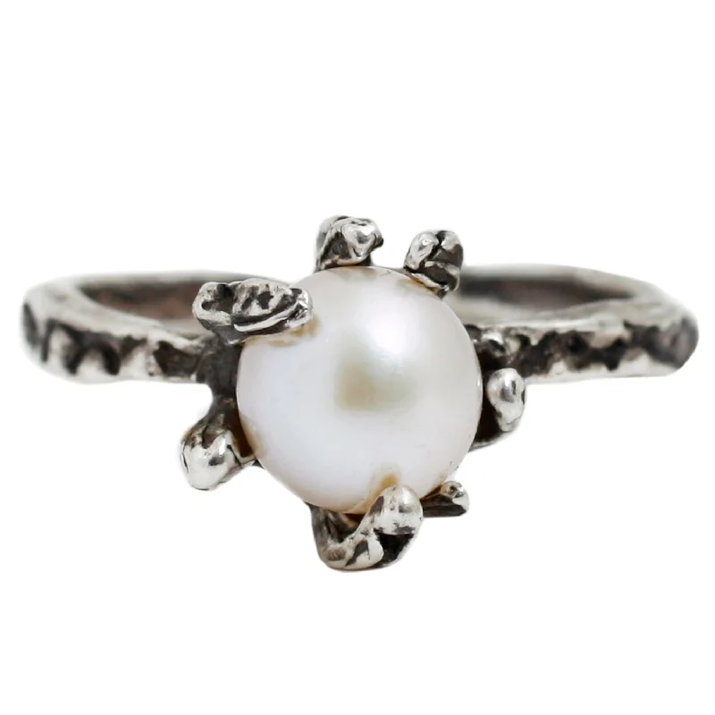 luxury diamond rings for women-Silver Stingray Pearl Ring