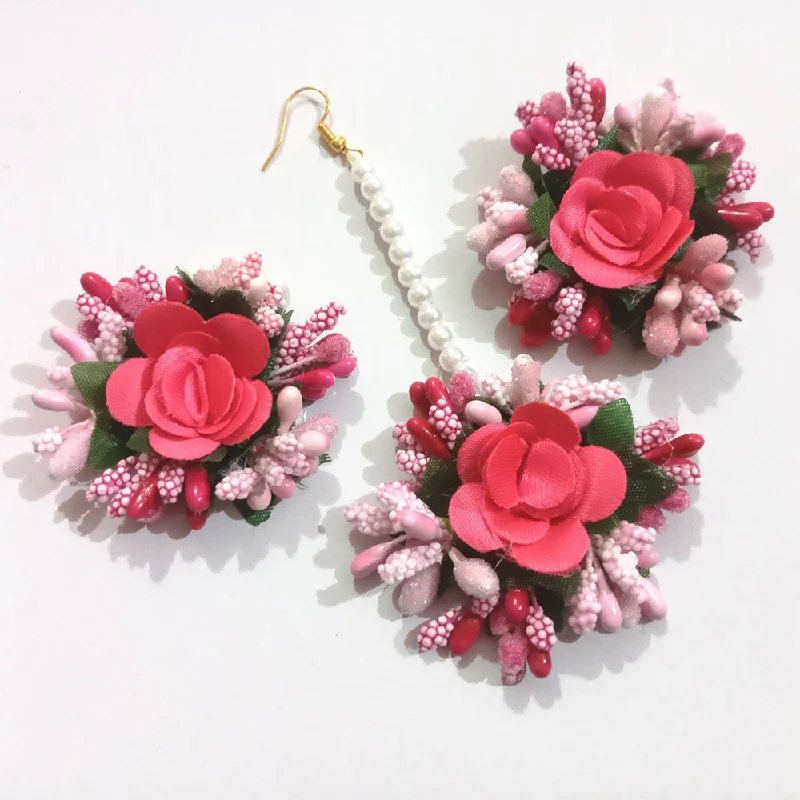 custom earrings for women-Kavyas Kreation Floral Earrings With Mangtikka