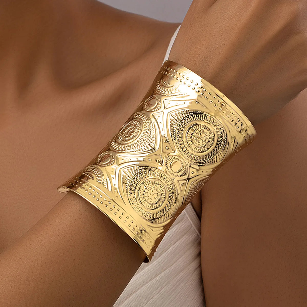 woven bracelets for women-Lady Sun Eye Ferroalloy Plating 14k Gold Plated Women's Bangle