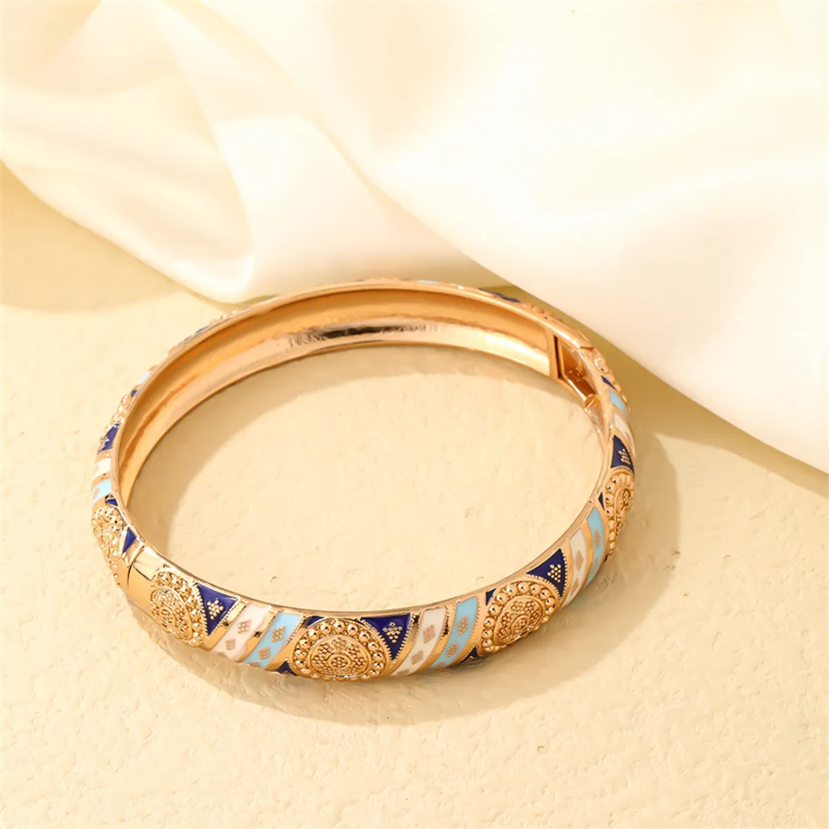 gemstone bangles for women-Casual Elegant Vintage Style Four Leaf Clover Round Copper Enamel Plating Gold Plated Bangle