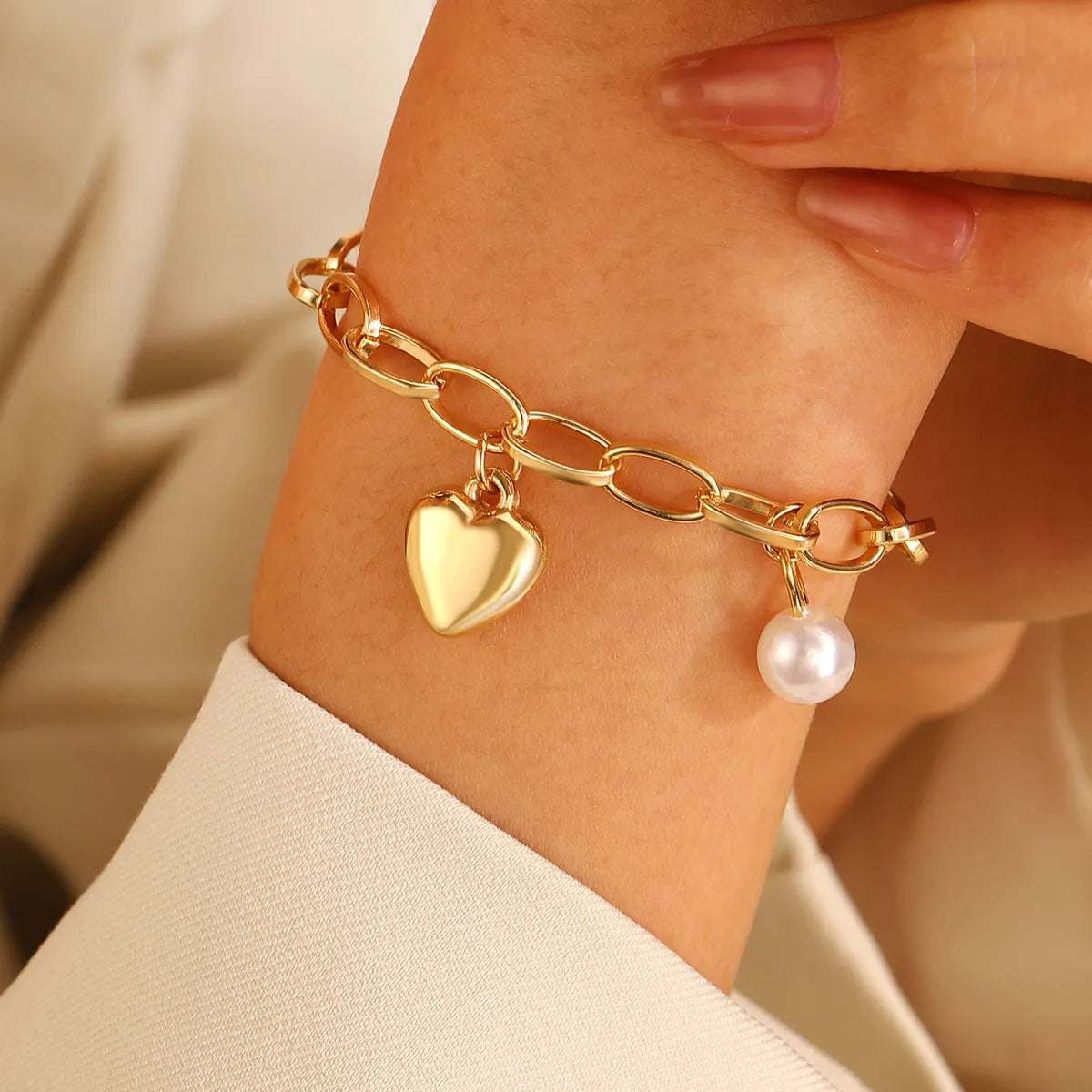 gold bracelets for women-Simple Style Commute Heart Shape Gold Plated Alloy Wholesale Bracelets