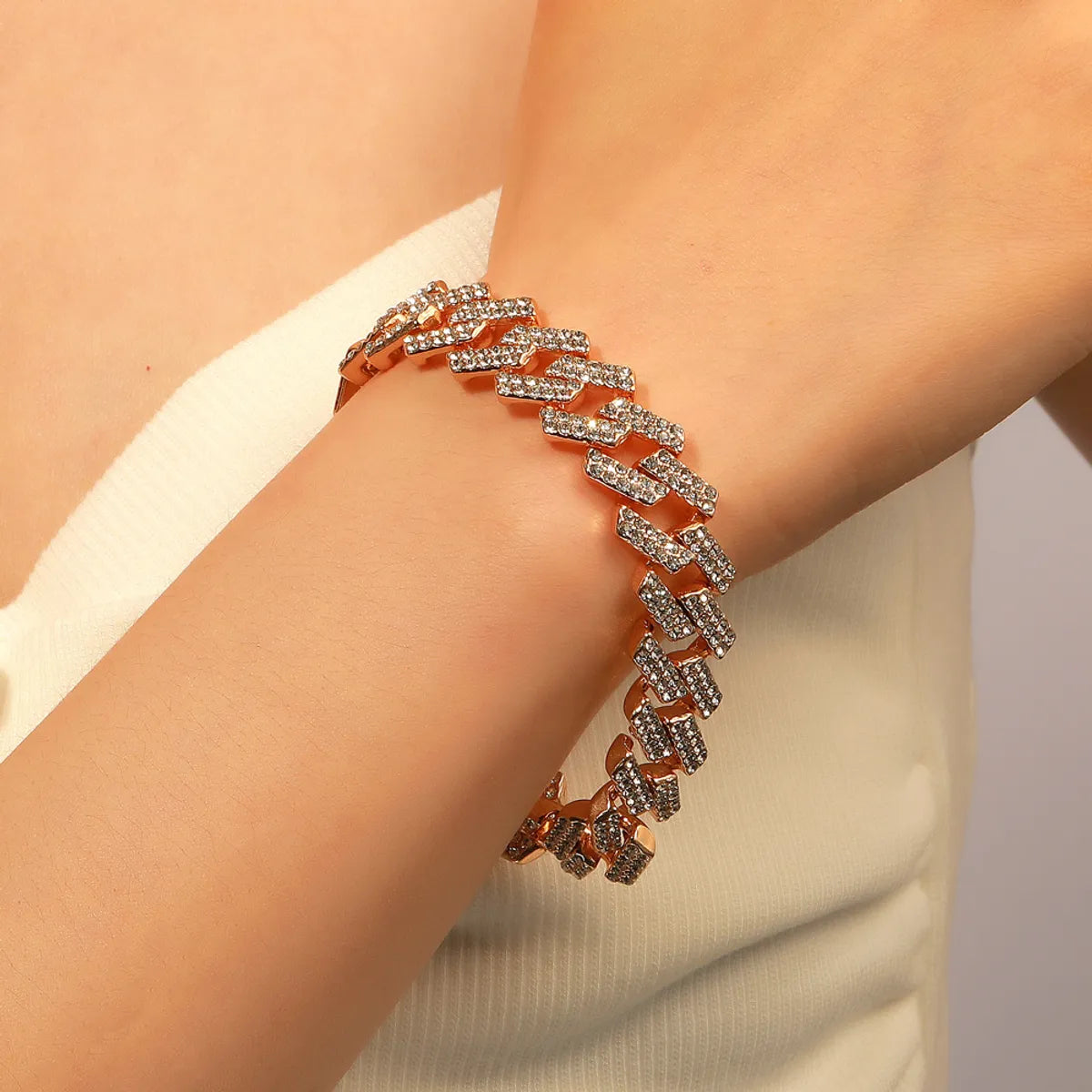 tennis bangles for women-Fashion Retro Hip Hop Exaggerated Diamond-studded Alloy Bracelet