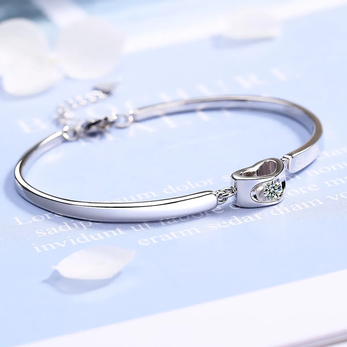 simple silver bracelets for women-Copper White Gold Plated Basic Simple Style Commute Inlay Heart Shape Zircon Bangle