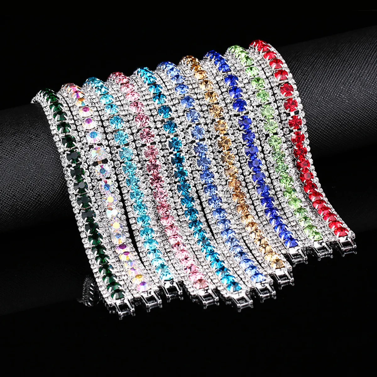 simple silver bracelets for women-Simple Style Geometric Metal Plating Inlay Rhinestones Women's Bracelets 1 Piece